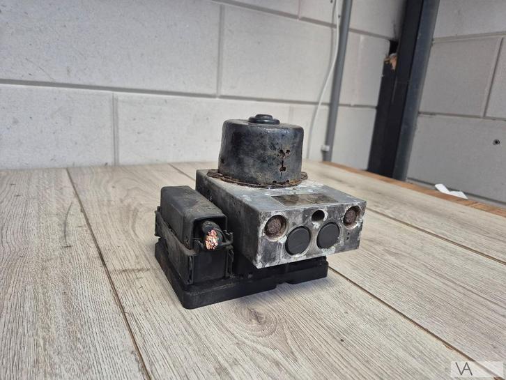 VW Transporter T5 2003 - 2007 abs pomp 7h0614111G €200, Auto-onderdelen, Remmen en Aandrijving, Volkswagen, Gebruikt, Ophalen of Verzenden