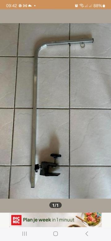 beugel voor trimtafel beschikbaar voor biedingen