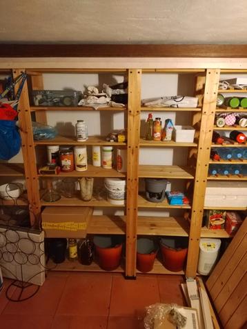 Boekenkast/ voorraadkast/ gereedschapskast beschikbaar voor biedingen
