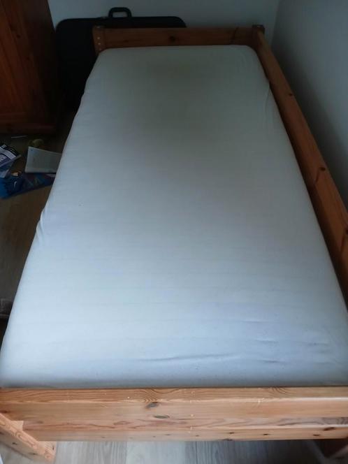 2 eenpersoons bedden / ledikant: 2x grenen, Huis en Inrichting, Slaapkamer | Bedden, Zo goed als nieuw, Eenpersoons, 90 cm, 200 cm