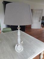 Mooie tafellamp in brocante stijl, Huis en Inrichting, Frans, Metaal, Zo goed als nieuw, 50 tot 75 cm