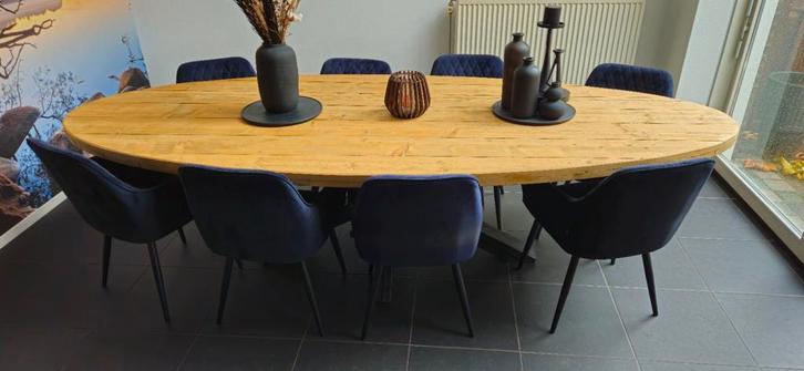 Grenen ovale tafel + 8 zwarte kuipstoelen, Huis en Inrichting, Tafels | Eettafels, Zo goed als nieuw, 100 tot 150 cm, 200 cm of meer