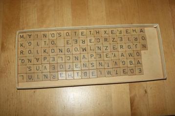99 houten scrabble letters  4,50 euro beschikbaar voor biedingen