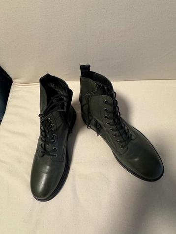 Groene dames boots beschikbaar voor biedingen