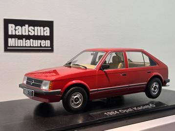 Opel kadett D - 5drs rood 1984 - 1:18 Triple9 beschikbaar voor biedingen
