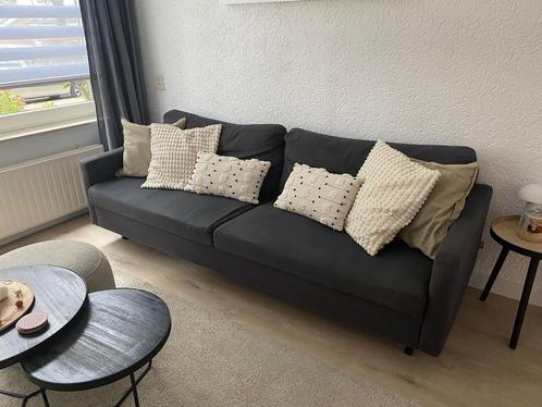 Gratis: Grijze Woood 3-zits bank Landgraaf, Huis en Inrichting, Banken | Bankstellen, Gebruikt, Rechte bank, Driepersoons, 200 tot 250 cm
