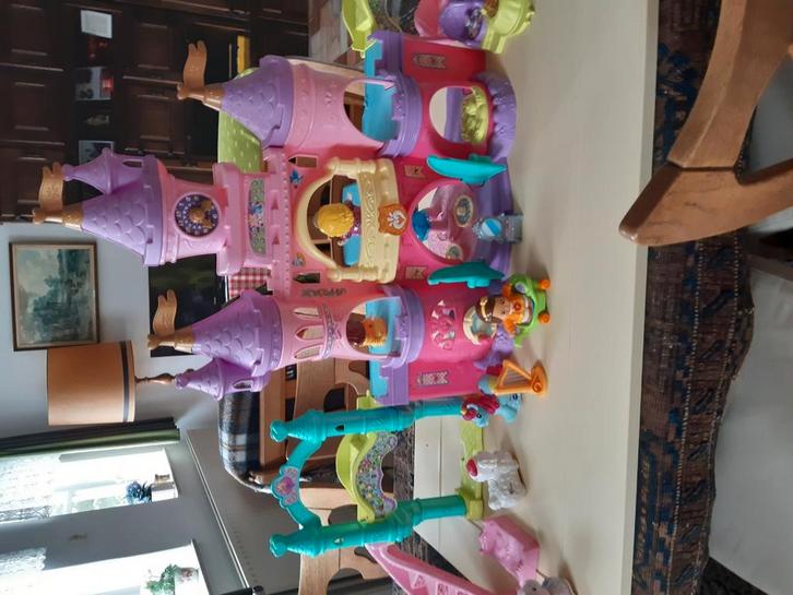 V-tech vrolijke  vriendjes  droomkasteel  inclusief extra's, Kinderen en Baby's, Speelgoed | My Little Pony, Zo goed als nieuw