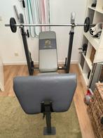 Benchpress met gewichten en halters, Sport en Fitness, Ophalen, Gebruikt, Krachtstation, Armen