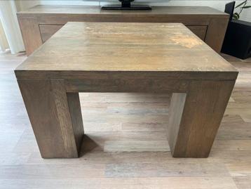 Houten vierkante salontafel beschikbaar voor biedingen