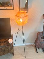 Stijlvolle rieten staande lamp -nieuw, Ophalen of Verzenden, Zo goed als nieuw, Hout, 100 tot 150 cm