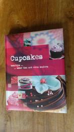 Cupcakes -- taartjes maar dan even anders ZGAN!, Ophalen of Verzenden, Zo goed als nieuw, Taart, Gebak en Desserts