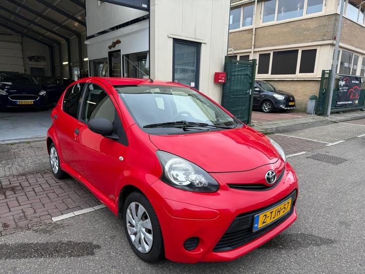 Toyota Aygo 1.0 VVT-i Now 2014 5 deurs Airco elektrisch rame, Auto's, Toyota, Bedrijf, Te koop, Aygo, Benzine, Euro 5, B, Hatchback
