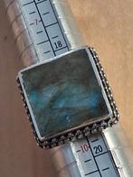 Zilveren ring met Labradoriet steen -- ringmaat 19, Overige kleuren, 19 tot 20, Nieuw, Ophalen of Verzenden