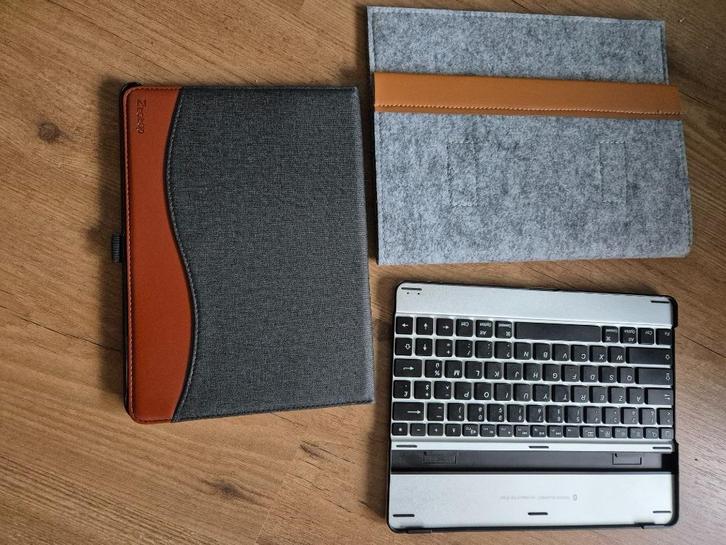 Hoesje/toetsenbord/cover ipad, Computers en Software, Tablet-hoezen, Gebruikt, Bescherming voor- en achterkant, 10 inch, Ophalen of Verzenden