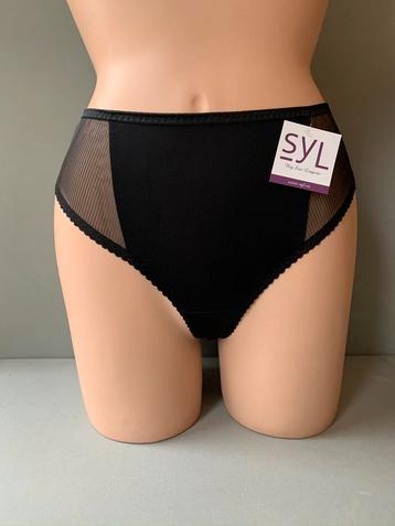 Syl string 36/38 - 40 - 42 - 44 - 46 - 54 - 56 kali beschikbaar voor biedingen