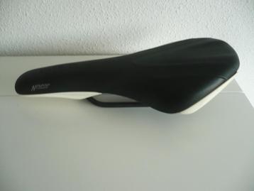 Zadel Fi'zi:k Nisene Wing Flex ( voor Racefiets of MTB ) beschikbaar voor biedingen