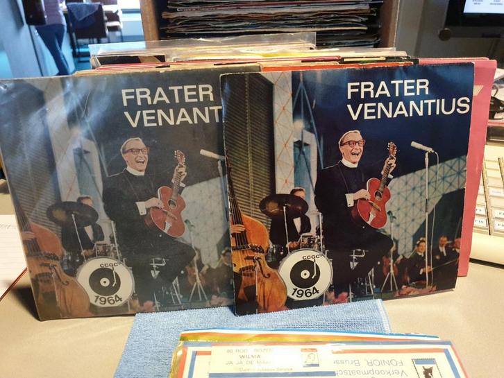 Wim Sonneveld - Frater Venantius, 2 aanwezig (a4), Cd's en Dvd's, Vinyl Singles, Ophalen of Verzenden