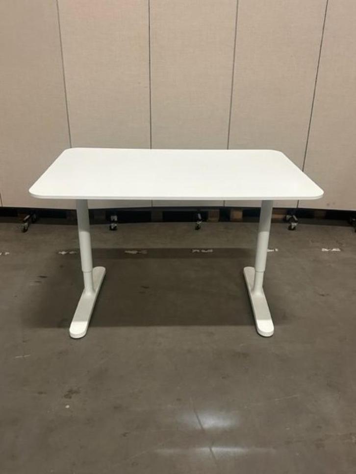 Ikea -Knop Instelbare Bureau- 120x80xH64-84 cm,7 stuks, Huis en Inrichting, Bureaus, Gebruikt, Bureau, Ophalen of Verzenden