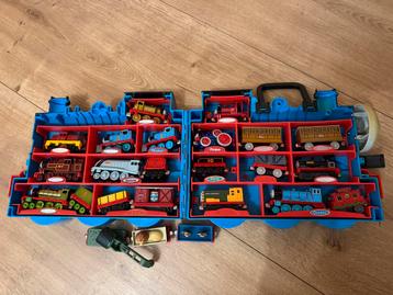 Thomas de Trein Opbergdoos + Metalen Treinen beschikbaar voor biedingen