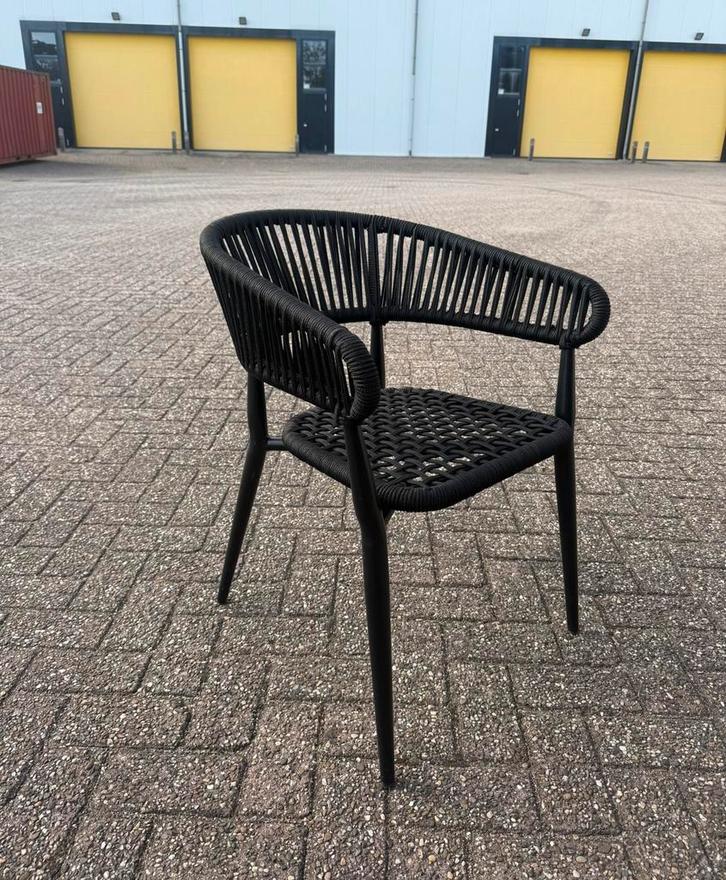 Gevlochten Zwarte Terrasstoel met Armleuning - 3 beschikbaar, Huis en Inrichting, Stoelen, Gebruikt, Eén, Kunststof, Overige materialen