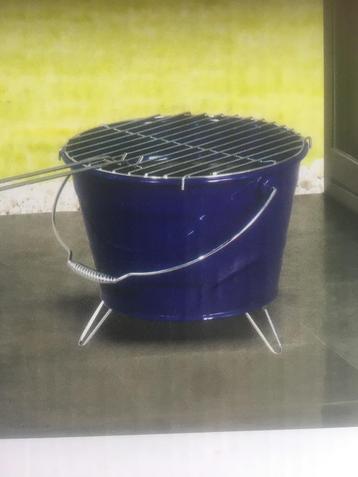 Barbeque, ongebruikt en nog in doos . beschikbaar voor biedingen