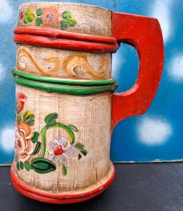 Volksschilderkunst.  Houten mok.  18 cm. Ca 1920/1940. beschikbaar voor biedingen