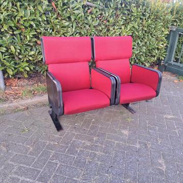 Bioscoop bank Vintage  beschikbaar voor biedingen