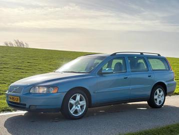 Volvo V70 2.4 D5 AUT 2005 Blauw | cruise | stoelverw | clima beschikbaar voor biedingen