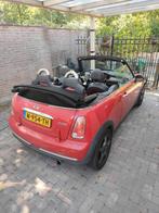 Mini 1.6 16V Cooper Cabrio 2007 Rood, Auto's, Mini, Voorwielaandrijving, 4 cilinders, Cabriolet, 4 stoelen