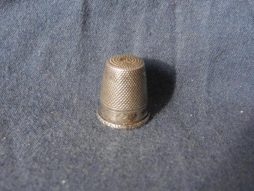 Zilveren vingerhoed Nederland ca 1900 m. monogr., Antiek en Kunst, Antiek | Goud en Zilver, Zilver, Ophalen of Verzenden