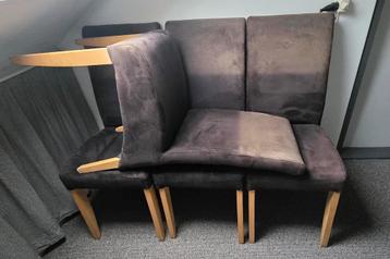 Zwarte velours stoelen (4) - verkleurd beschikbaar voor biedingen