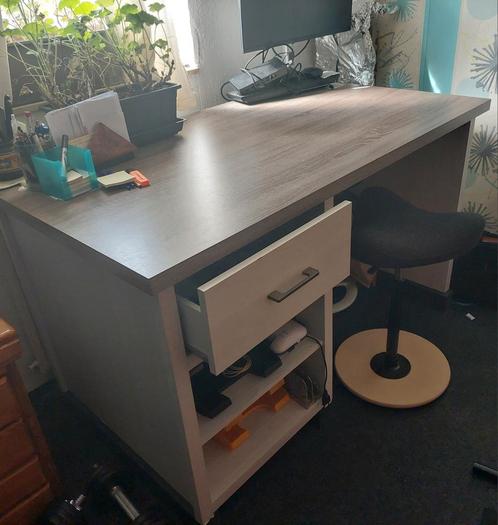 Buero tafel, Huis en Inrichting, Tafels | Sidetables, Zo goed als nieuw, 75 cm of meer, 100 tot 150 cm, Rechthoekig, Ophalen