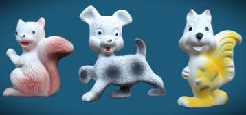 Piep Jrn 60 Piepbeestjes Hond~Eekhoorns~Rubberen speeltjes beschikbaar voor biedingen