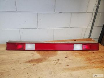 Alfa Romeo 164  reflector tussen achterlichten 1988 - 1997 beschikbaar voor biedingen