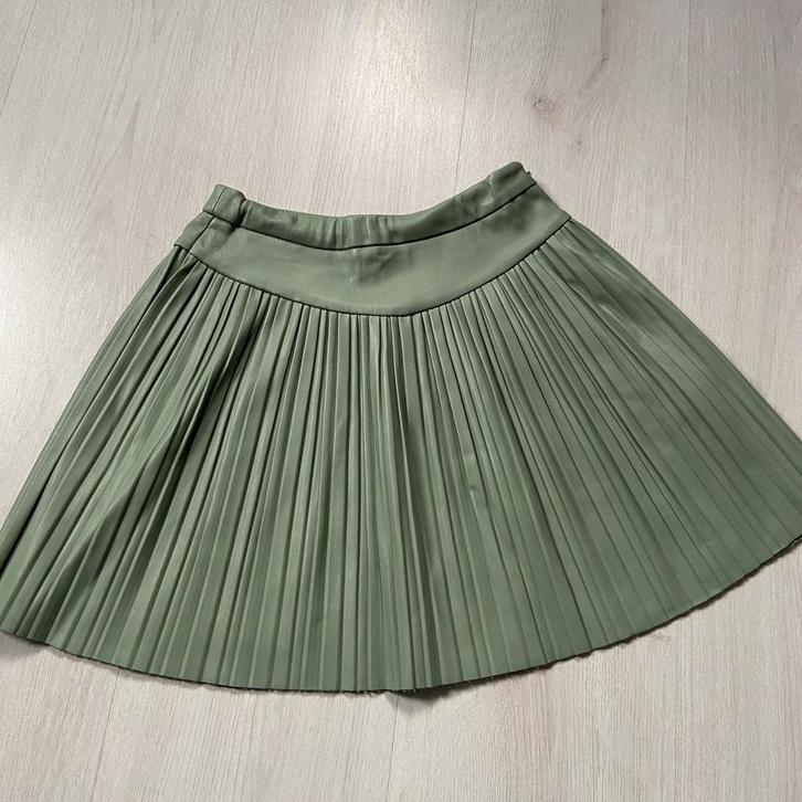 mintgroen ZARA nep leer plooi rokje mt 134, Kinderen en Baby's, Kinderkleding | Maat 134, Meisje, Jurk of Rok, Verzenden