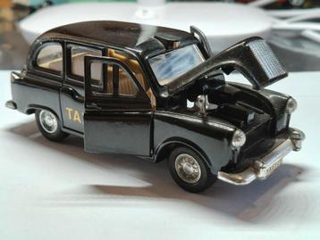 London taxi cab beschikbaar voor biedingen