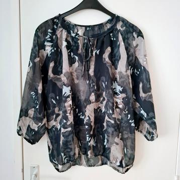 Leuke, licht doorschijnende, blouse, maat 42 beschikbaar voor biedingen