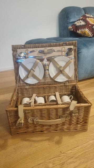 Picknick mand 4p.  beschikbaar voor biedingen