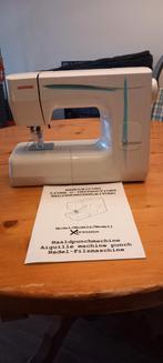 Janome punchmachine, nauwelijks gebruikt. Model Xpression, Ophalen of Verzenden, Zo goed als nieuw, Lockmachine, Overige merken