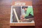 boek - Tegelen: leer het zelf - Jos M. Westra / stukadoren, Boeken, Ophalen of Verzenden, Gelezen, Klussen