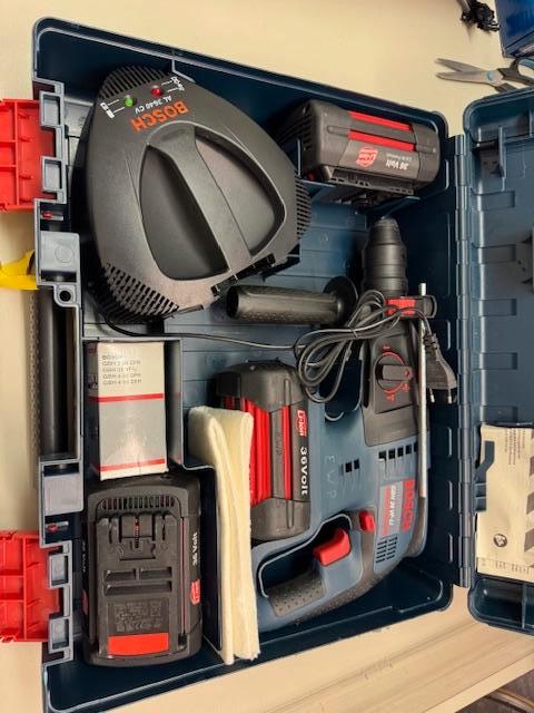Bosch Accu Boorhamer 36V showmodel, Doe-het-zelf en Verbouw, Gereedschap | Boormachines, Zo goed als nieuw, Boor- en/of Breekhamer