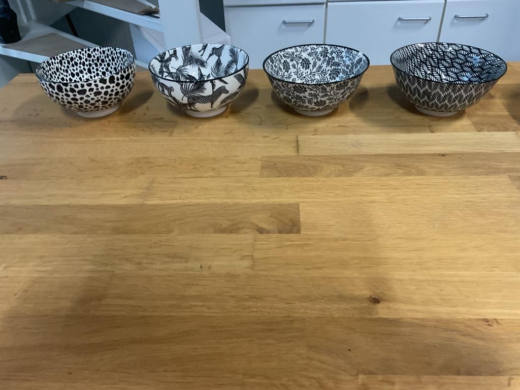 Jungle Loft 4 zwart witte aardewerk schalen voor soep pasta, Huis en Inrichting, Keuken | Servies, Ophalen, Overige stijlen, Aardewerk