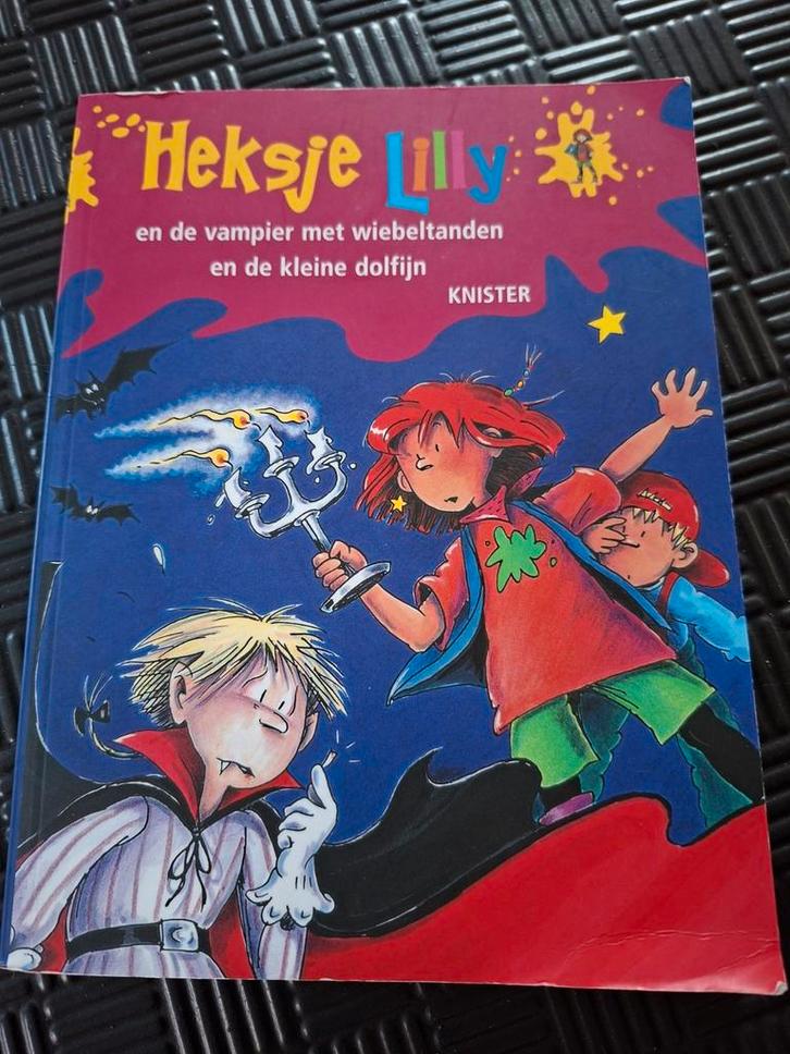 Heksje Lilly: 2 verhalen in één boek gebundeld., Boeken, Kinderboeken | Jeugd | onder 10 jaar, Zo goed als nieuw, Sprookjes, Ophalen of Verzenden