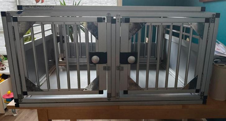 Dubbelvaks auto kennel – Heyermann 90x120x60, Dieren en Toebehoren, Hondenbenches, Zo goed als nieuw, Ophalen of Verzenden
