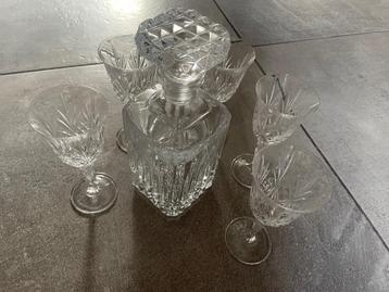 Kristal / glazenset beschikbaar voor biedingen