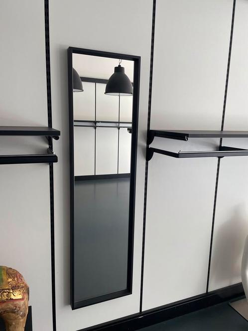 Moderne Spiegel met Zwarte Rand, Huis en Inrichting, Woonaccessoires | Spiegels, Zo goed als nieuw, Minder dan 50 cm, 150 tot 200 cm