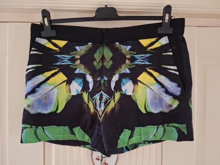 Barbara Bui kort short pauw broek 38 M Gratis Verzenden !, Kleding | Dames, Broeken en Pantalons, Zo goed als nieuw, Maat 38/40 (M)