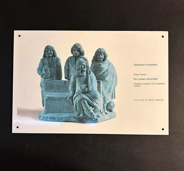 Kunststof coupebordje NS ‘P. Xaviery - De Leidse vierschaar’, Verzamelen, Spoorwegen en Tramwegen, Gebruikt, Trein, Ophalen of Verzenden