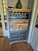 Wijnkast mango hout en blauw/ grijs staal Hunter, Huis en Inrichting, Woonaccessoires | Wijnrekken, Ophalen, 15 tot 25 flessen