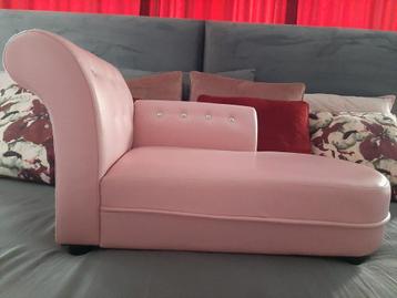 Roze mini honden sofa beschikbaar voor biedingen